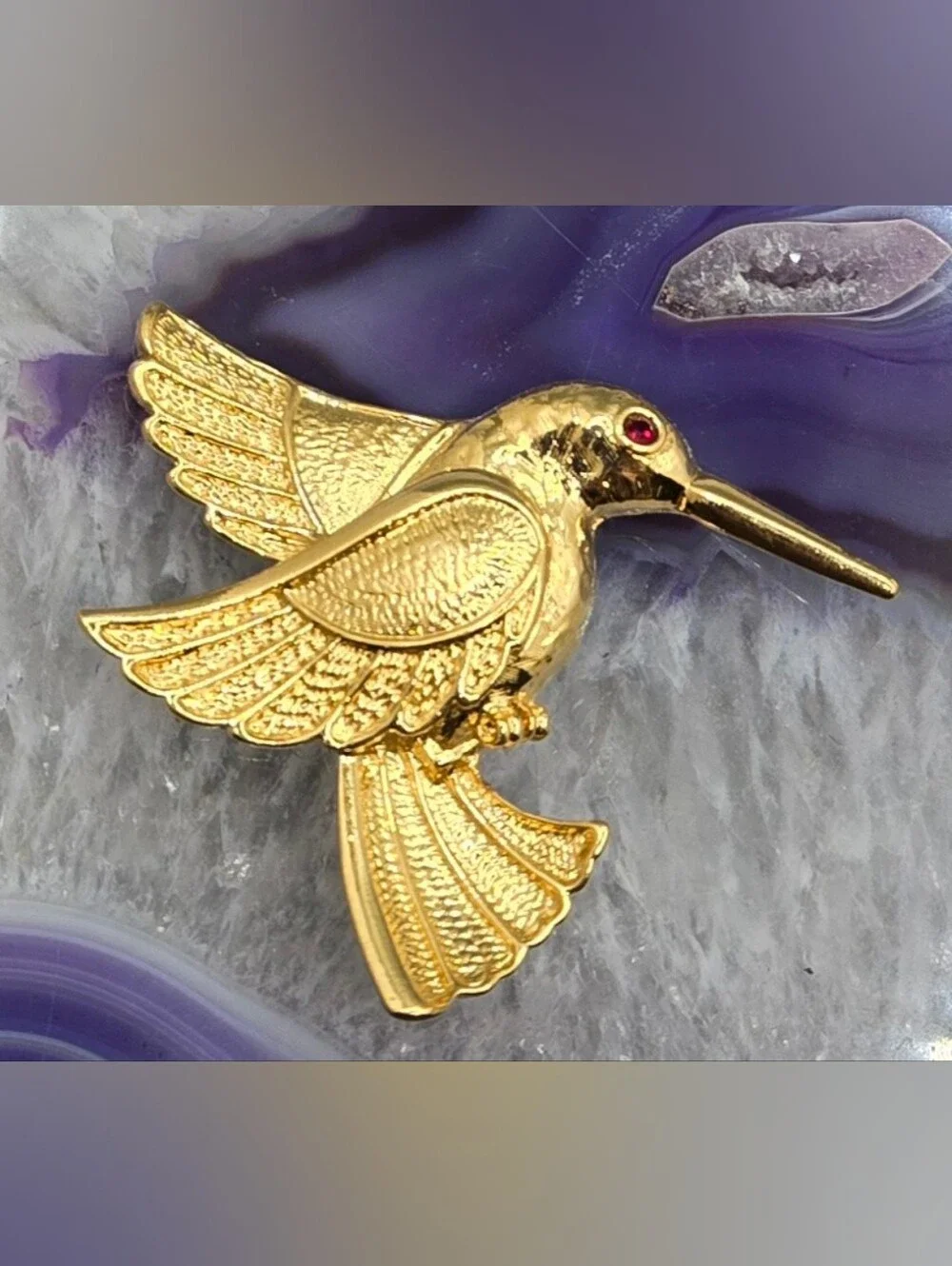 Avon Hummingbird Brooch w/ Red Crystal Eye Measures 2